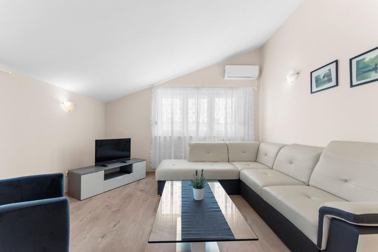 Villa Hope - Apartments With Shared Pool Poreč Dış mekan fotoğraf