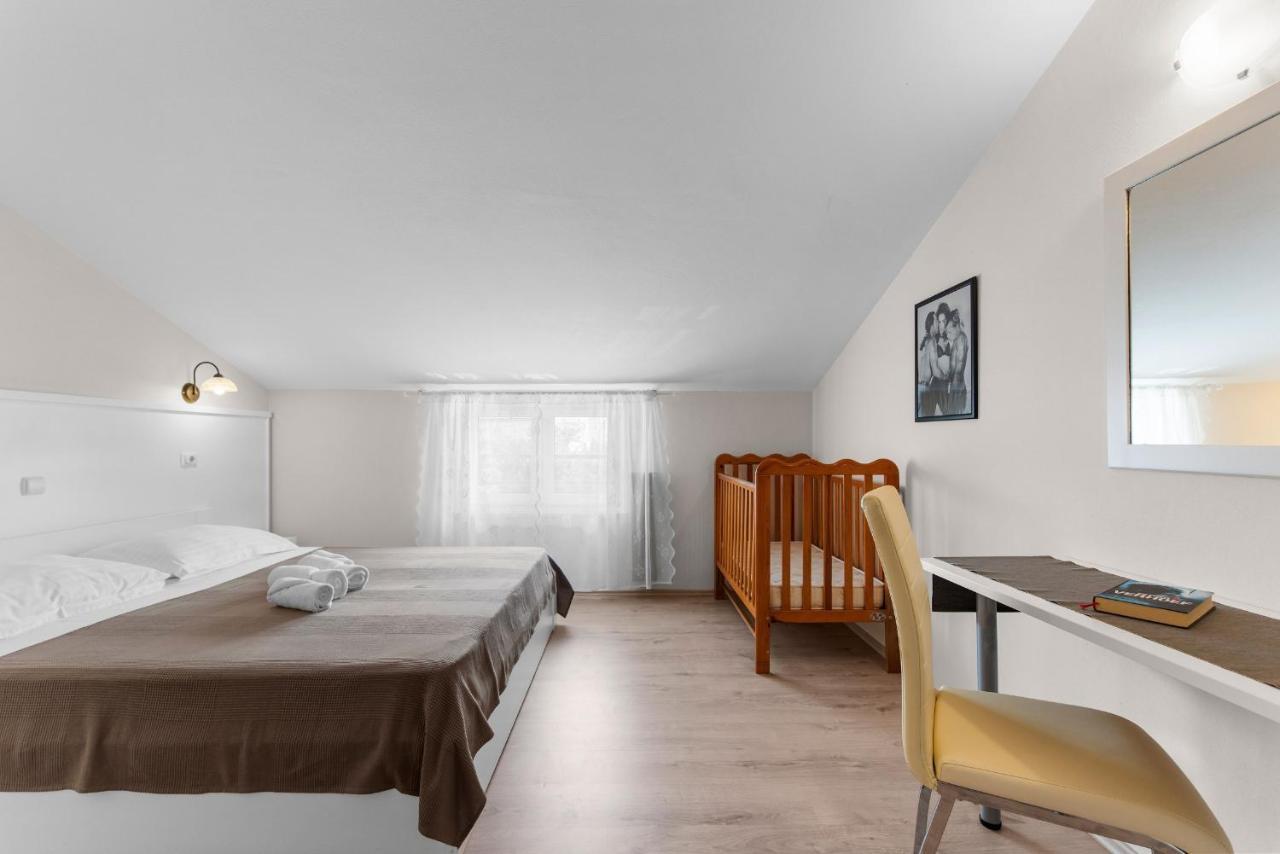 Villa Hope - Apartments With Shared Pool Poreč Dış mekan fotoğraf