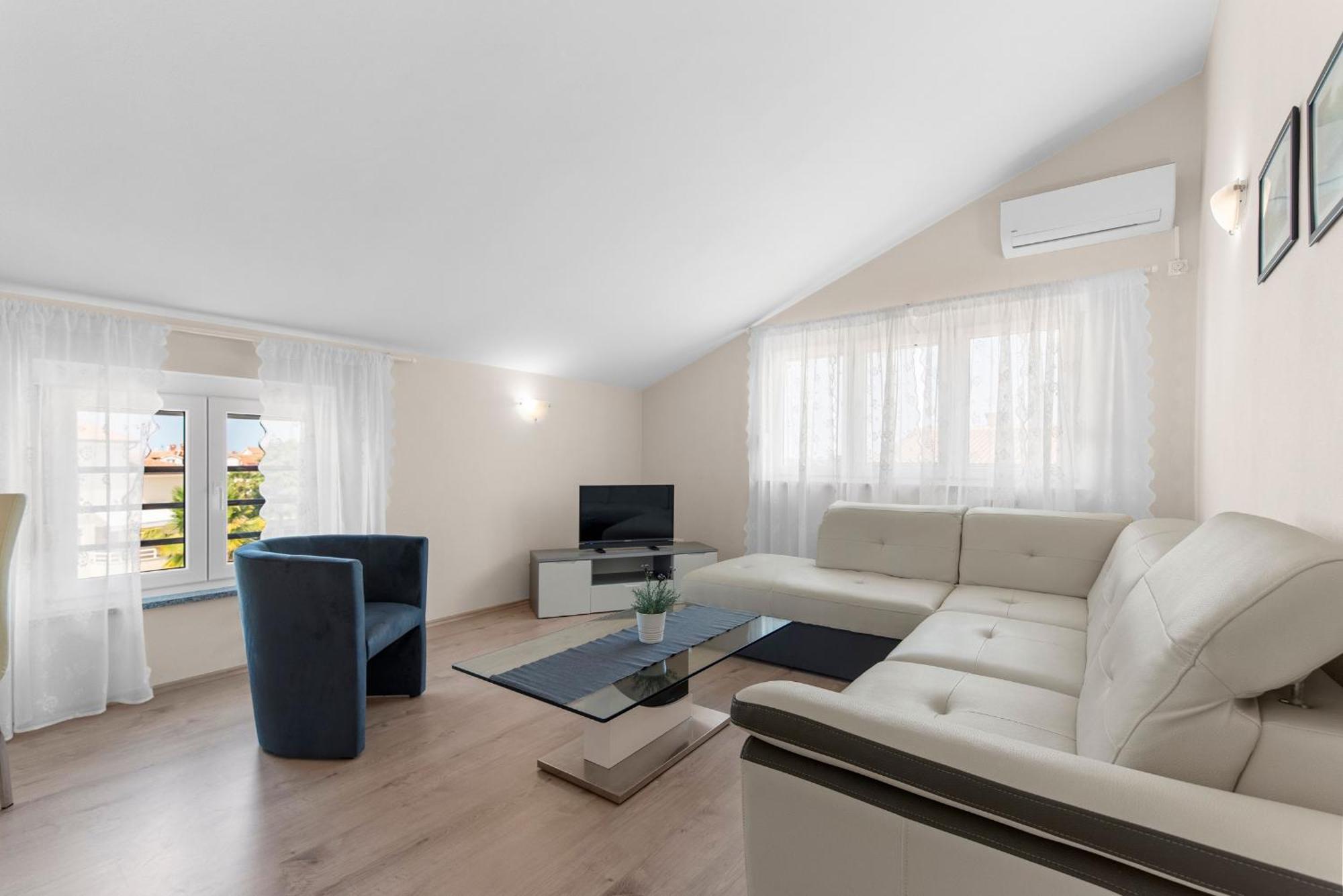 Villa Hope - Apartments With Shared Pool Poreč Oda fotoğraf